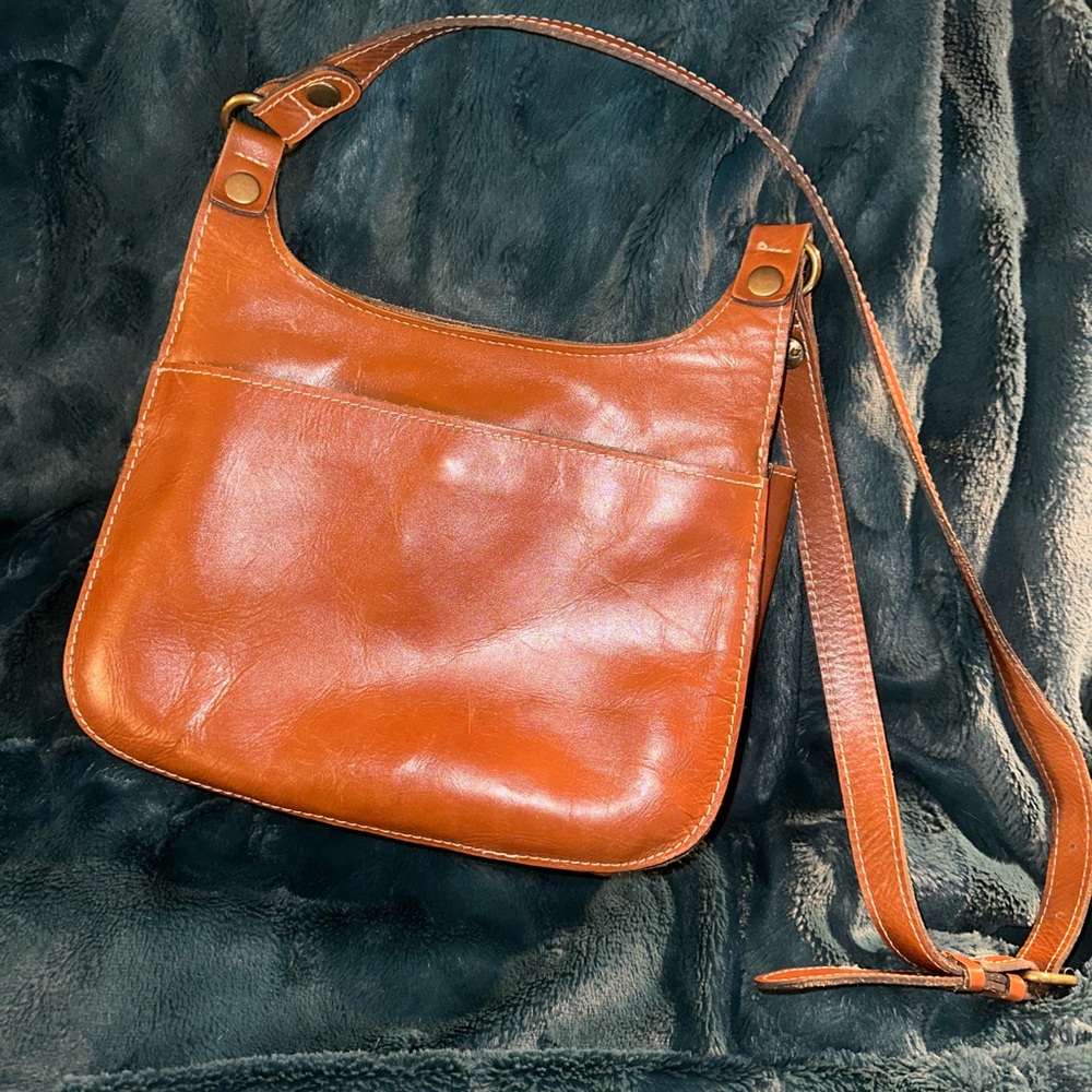 Patricia Nash London Saddle Bag - Picture 2 of 9